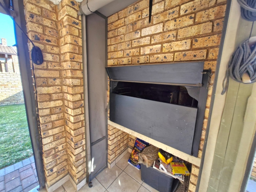 3 Bedroom Property for Sale in Sinoville Gauteng