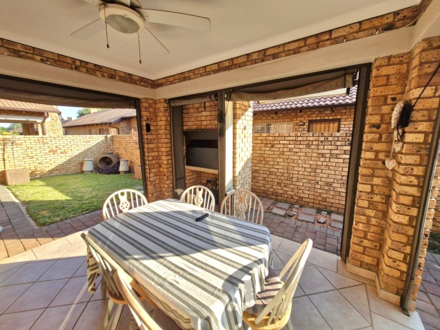 3 Bedroom Property for Sale in Sinoville Gauteng