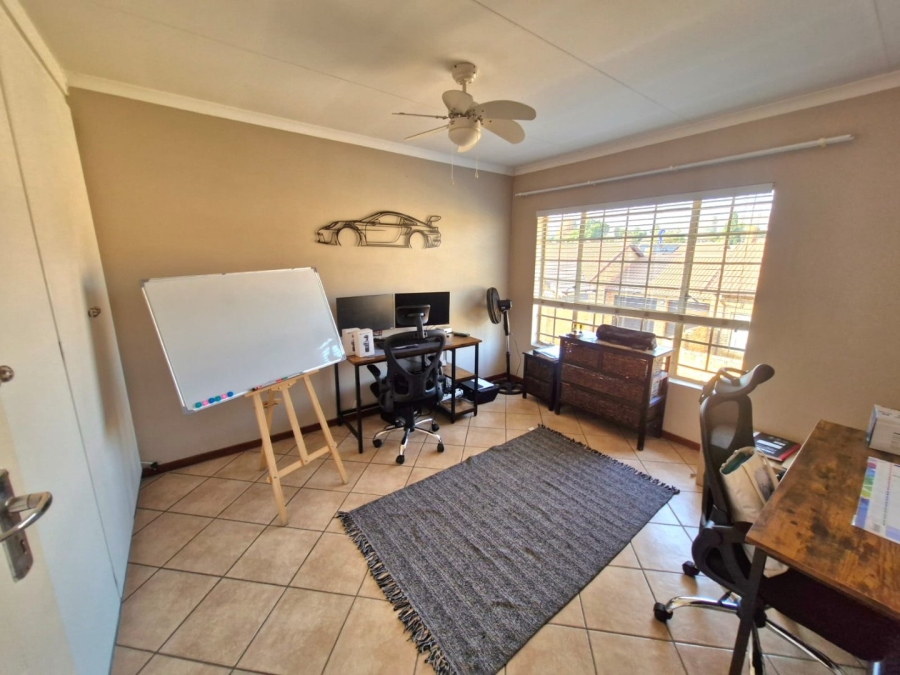 3 Bedroom Property for Sale in Sinoville Gauteng