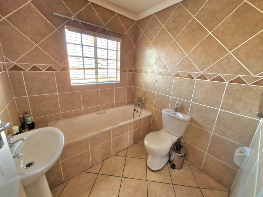 3 Bedroom Property for Sale in Sinoville Gauteng