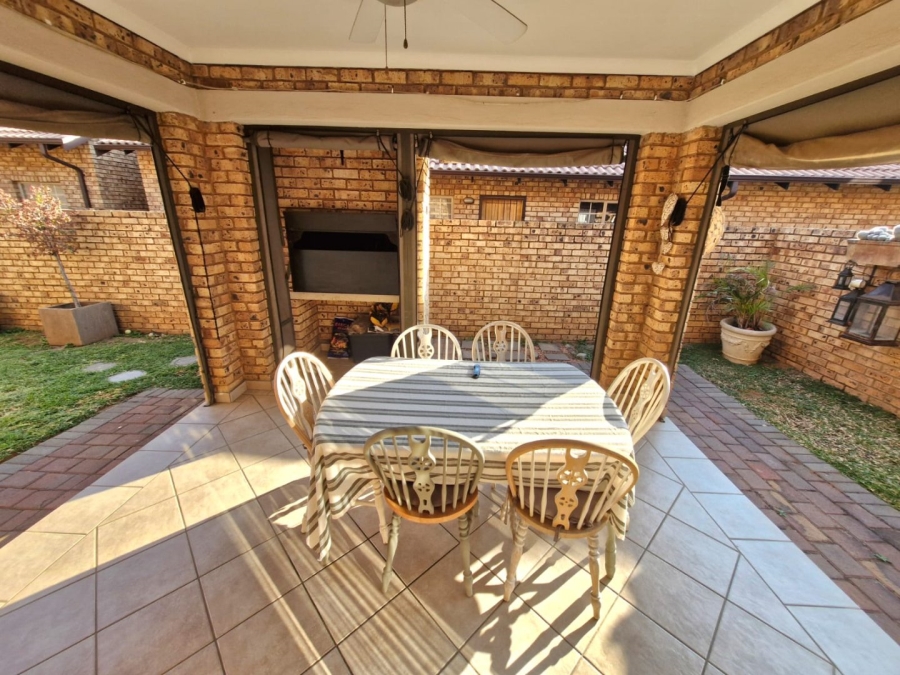 3 Bedroom Property for Sale in Sinoville Gauteng