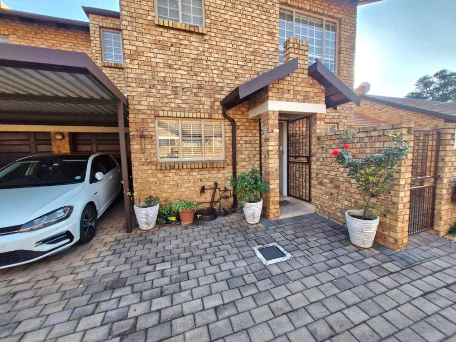 3 Bedroom Property for Sale in Sinoville Gauteng