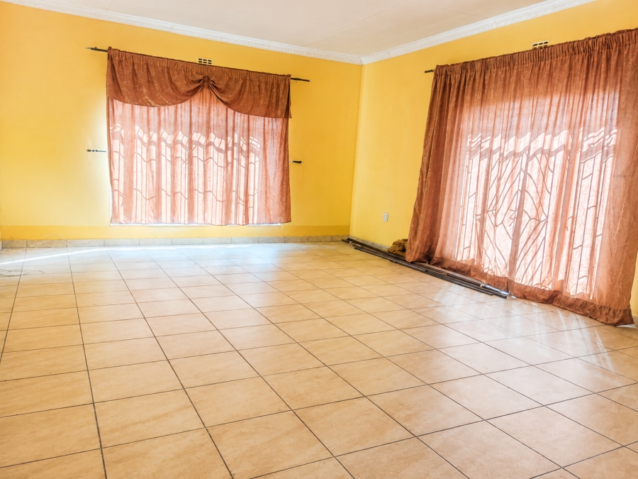 5 Bedroom Property for Sale in Bonanne Gauteng