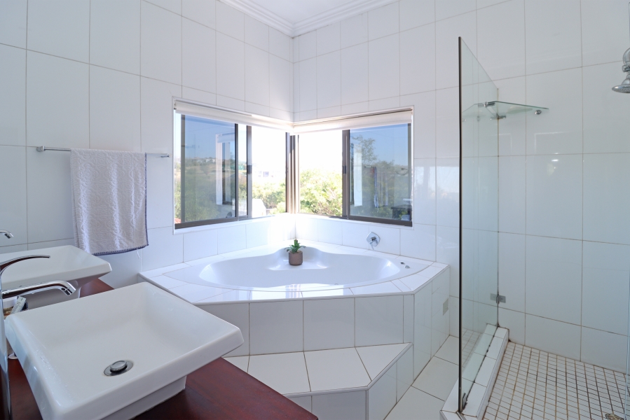 4 Bedroom Property for Sale in Blue Valley Golf Estate Gauteng