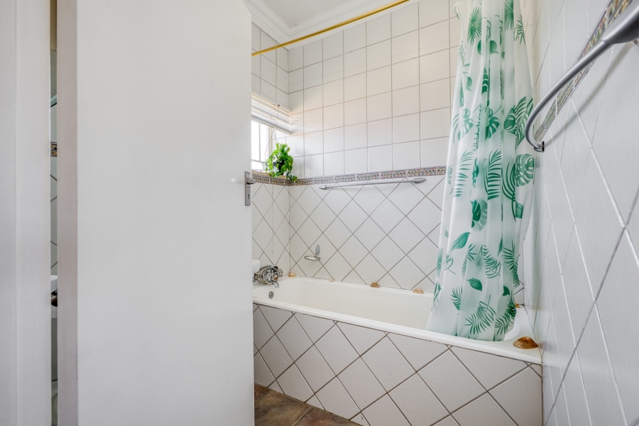 2 Bedroom Property for Sale in Linden Gauteng