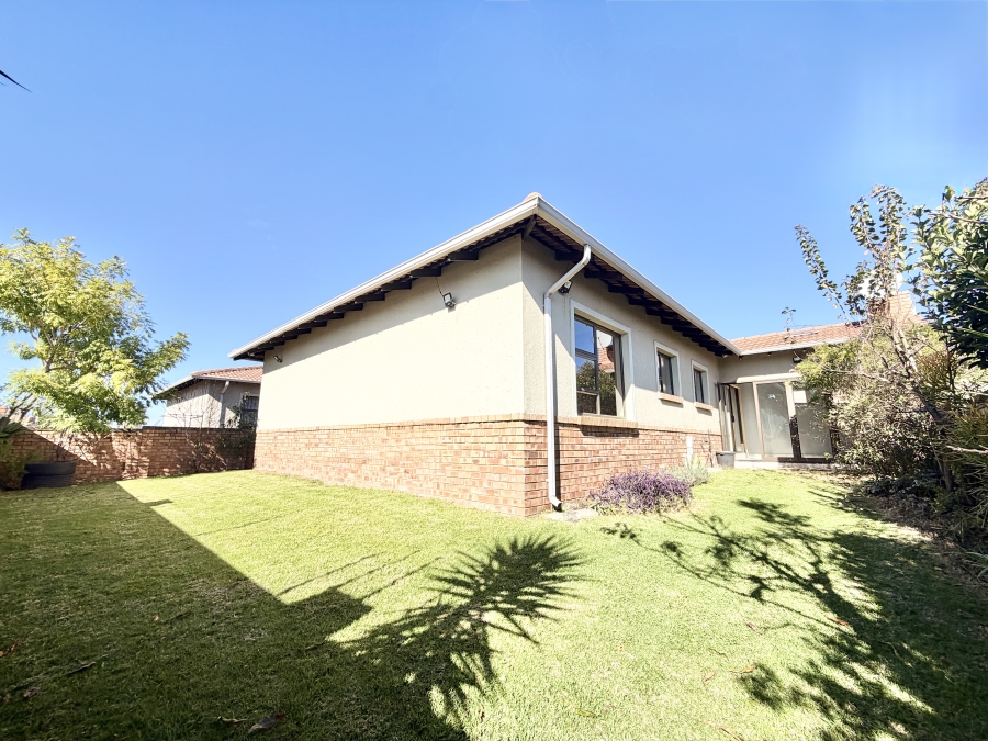 To Let 3 Bedroom Property for Rent in Noordwyk Gauteng