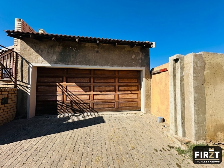2 Bedroom Property for Sale in Meadowlands Gauteng