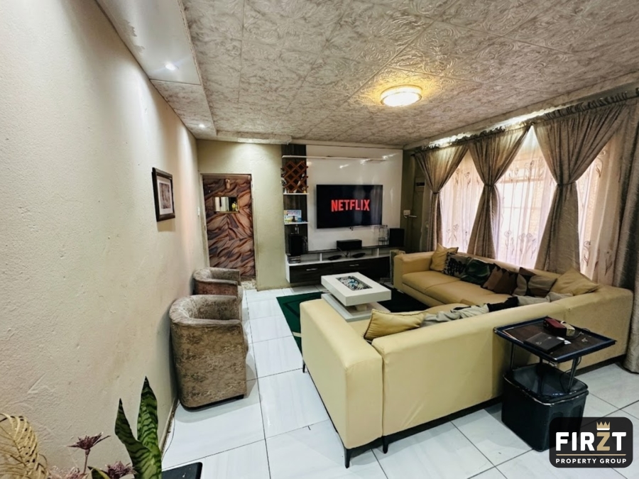 2 Bedroom Property for Sale in Meadowlands Gauteng