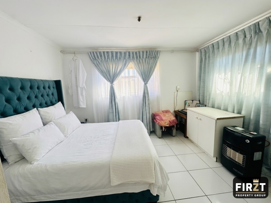 2 Bedroom Property for Sale in Meadowlands Gauteng