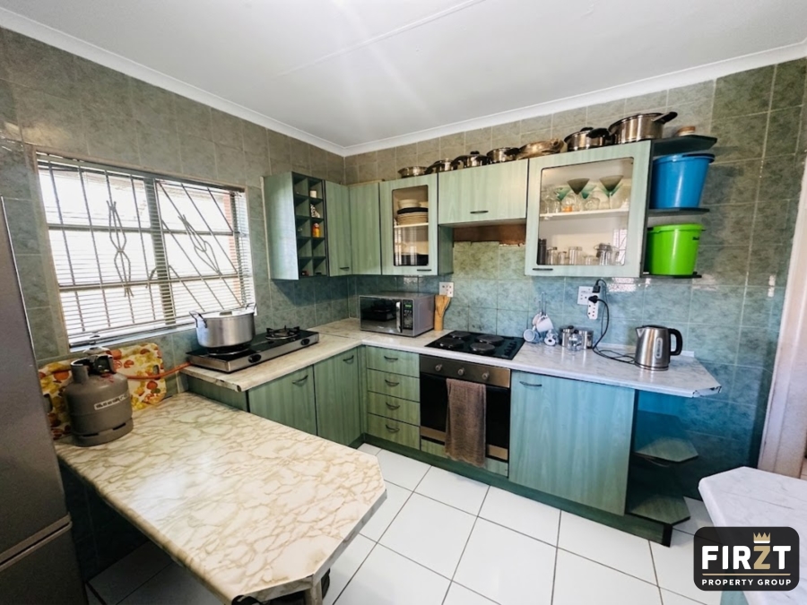 2 Bedroom Property for Sale in Meadowlands Gauteng