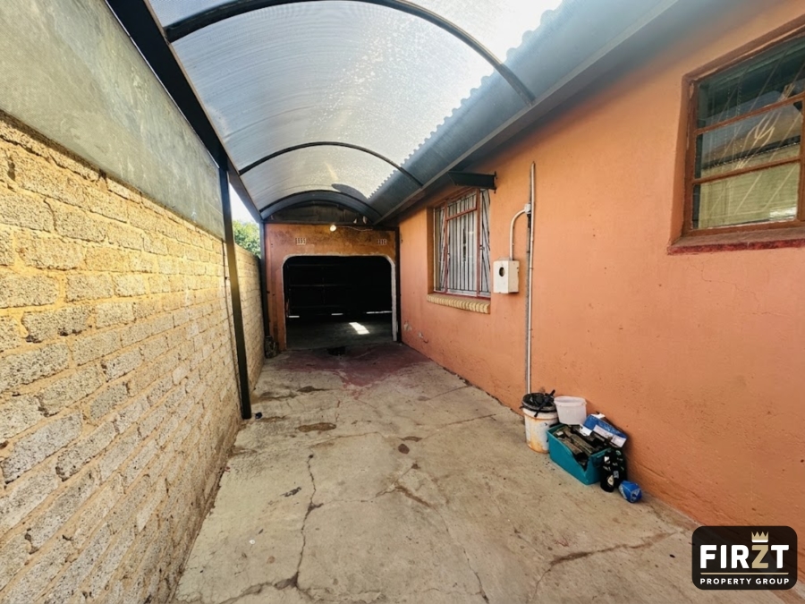 2 Bedroom Property for Sale in Meadowlands Gauteng
