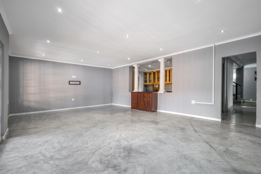 6 Bedroom Property for Sale in Parktown Gauteng