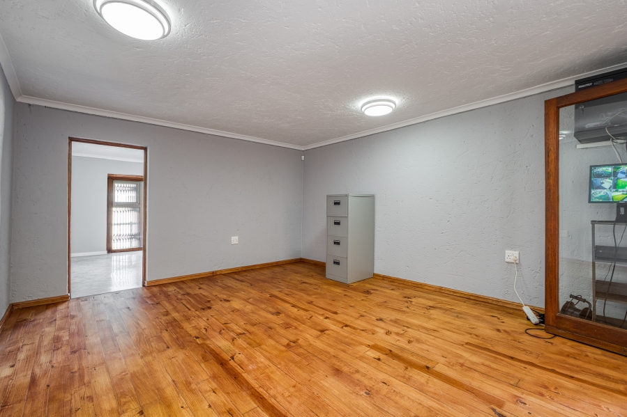 6 Bedroom Property for Sale in Parktown Gauteng
