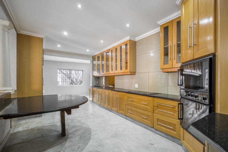 6 Bedroom Property for Sale in Parktown Gauteng