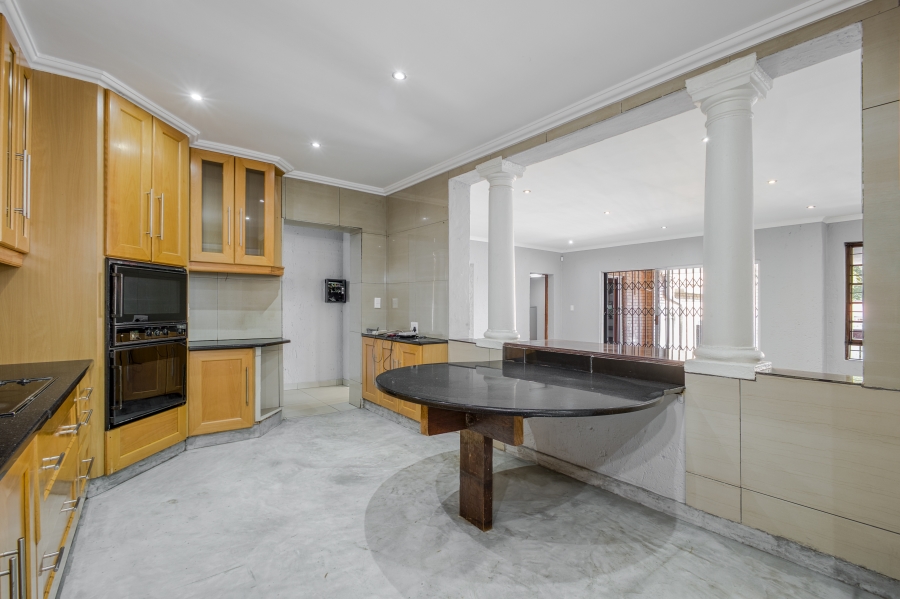 6 Bedroom Property for Sale in Parktown Gauteng