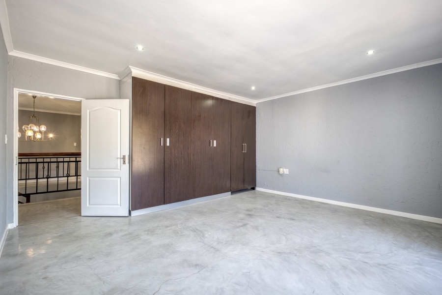 6 Bedroom Property for Sale in Parktown Gauteng