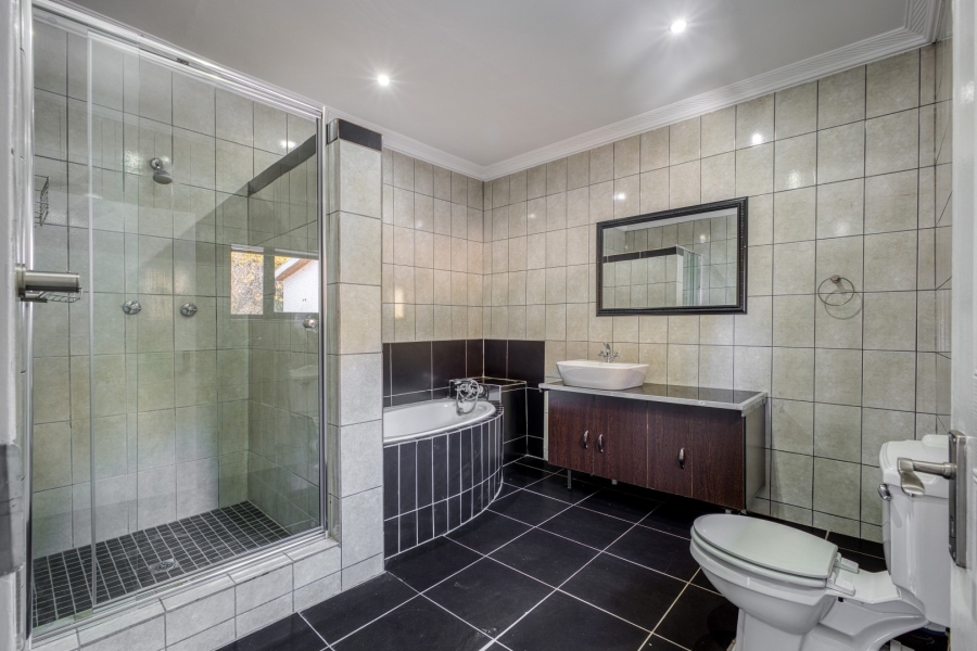 6 Bedroom Property for Sale in Parktown Gauteng