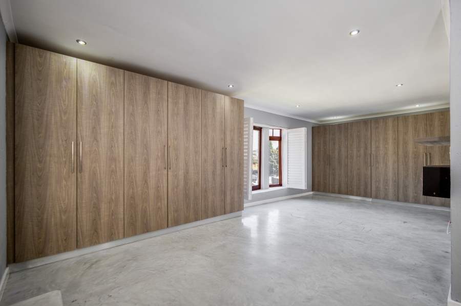 6 Bedroom Property for Sale in Parktown Gauteng