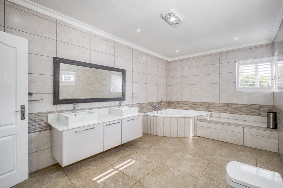 6 Bedroom Property for Sale in Parktown Gauteng