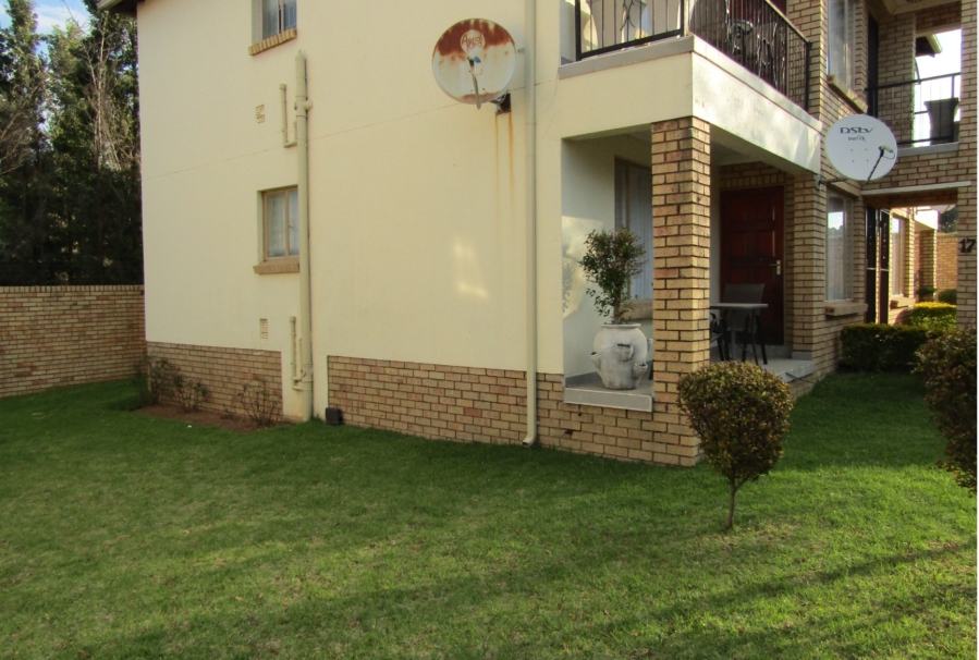 2 Bedroom Property for Sale in Groblerpark Gauteng
