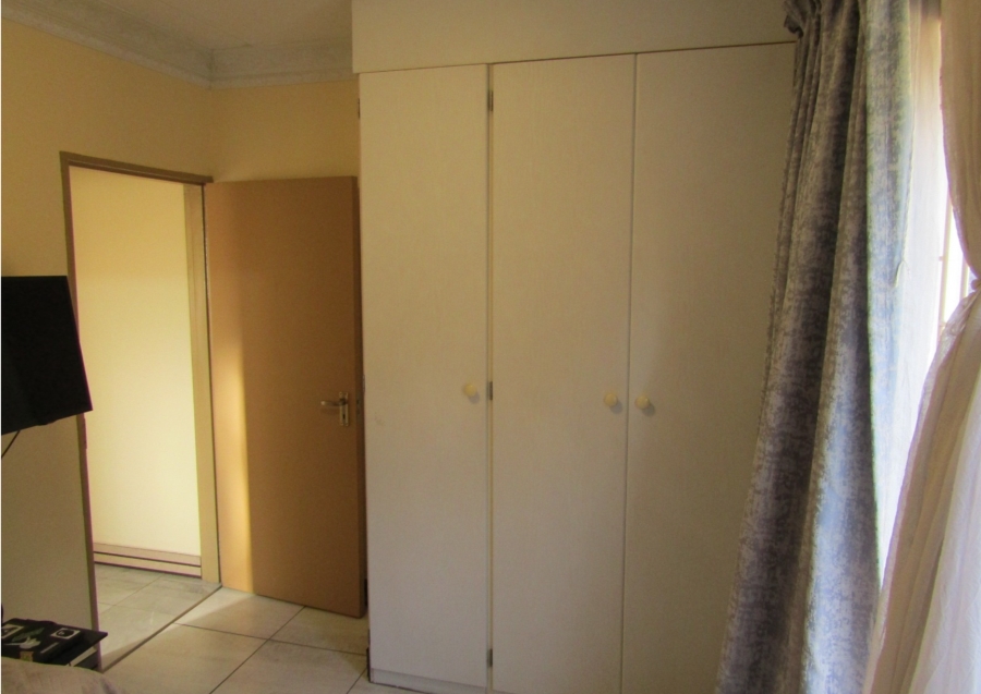 2 Bedroom Property for Sale in Groblerpark Gauteng