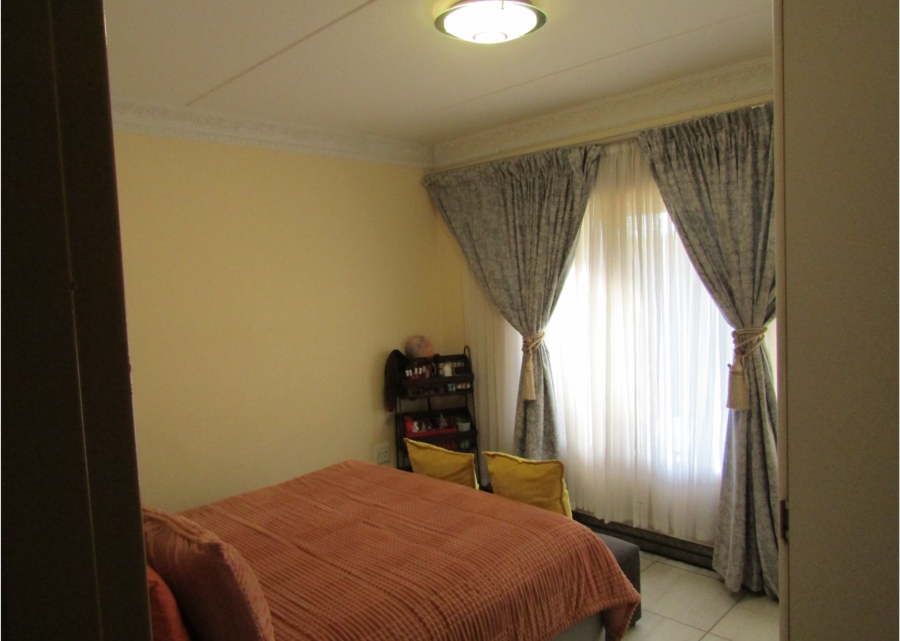 2 Bedroom Property for Sale in Groblerpark Gauteng