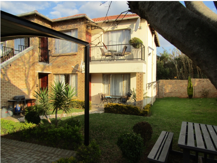 2 Bedroom Property for Sale in Groblerpark Gauteng