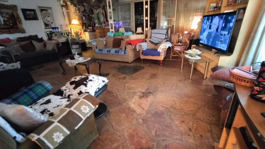 8 Bedroom Property for Sale in Greenhills Gauteng