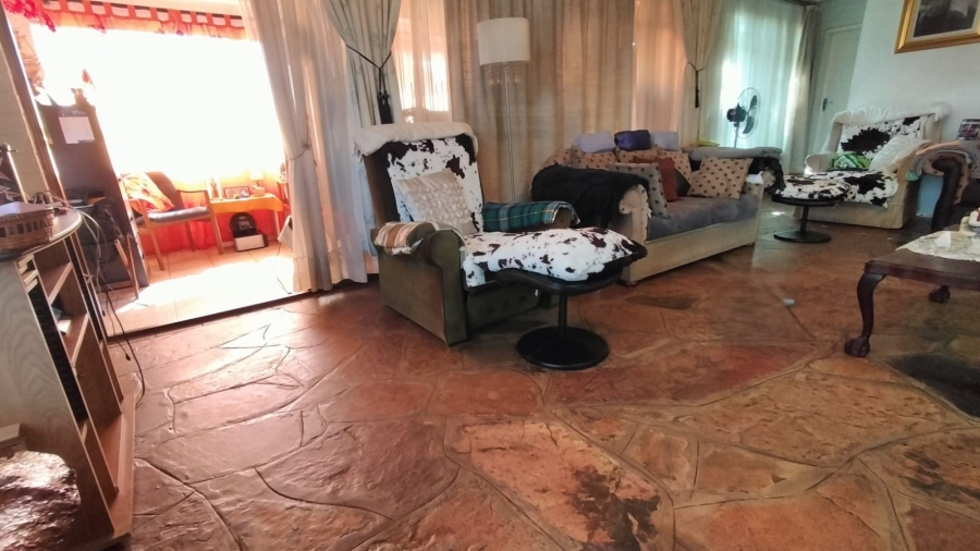 8 Bedroom Property for Sale in Greenhills Gauteng