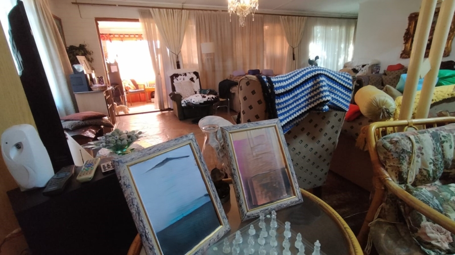 8 Bedroom Property for Sale in Greenhills Gauteng