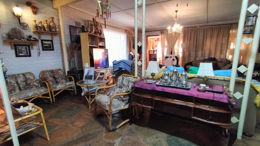 8 Bedroom Property for Sale in Greenhills Gauteng