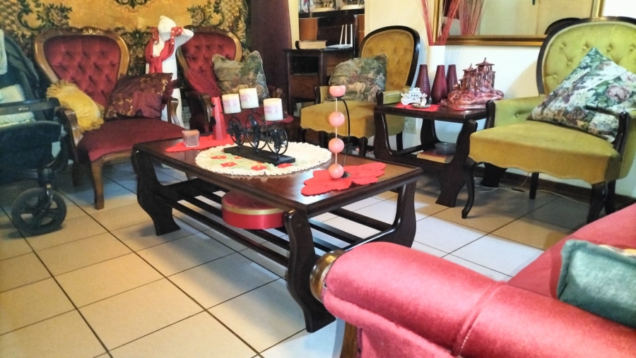 8 Bedroom Property for Sale in Greenhills Gauteng
