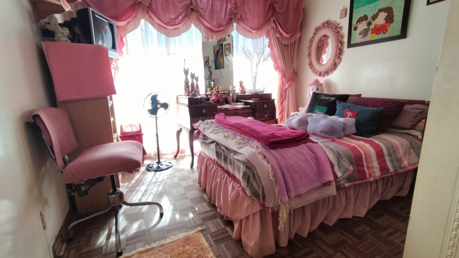 8 Bedroom Property for Sale in Greenhills Gauteng