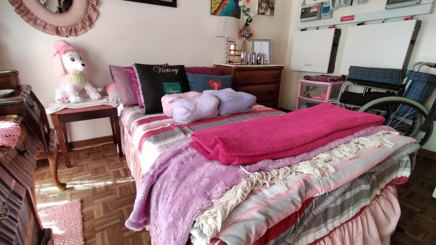 8 Bedroom Property for Sale in Greenhills Gauteng