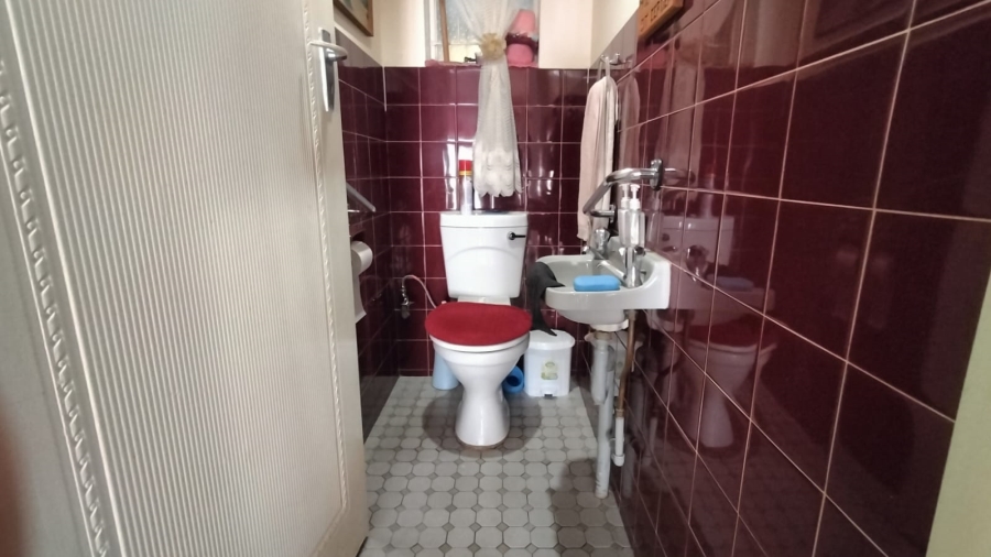 8 Bedroom Property for Sale in Greenhills Gauteng