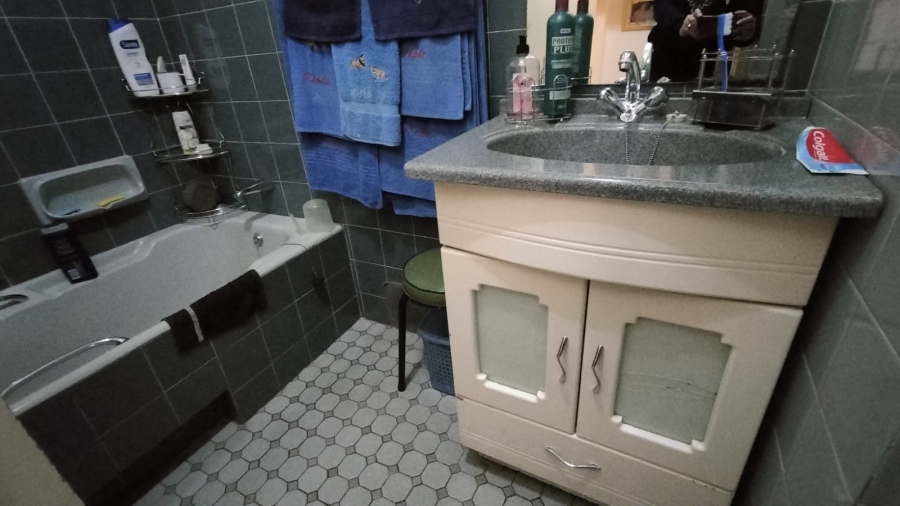 8 Bedroom Property for Sale in Greenhills Gauteng