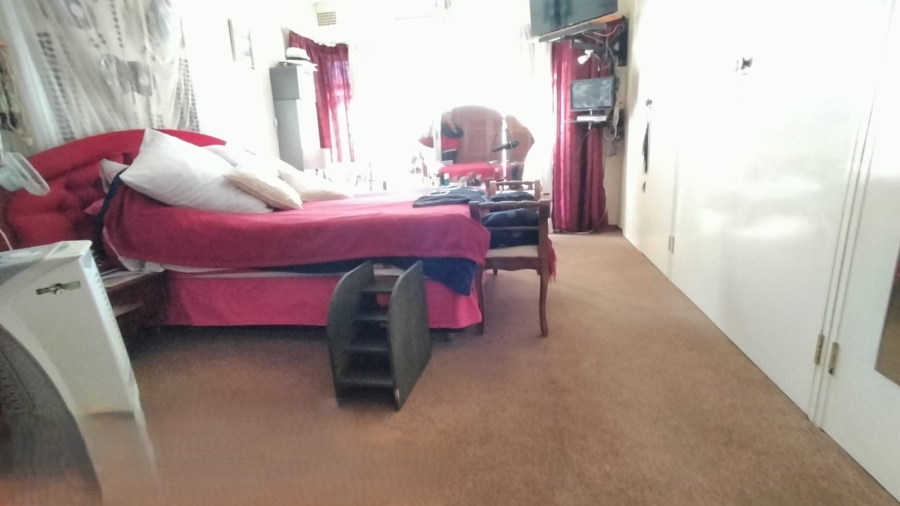 8 Bedroom Property for Sale in Greenhills Gauteng
