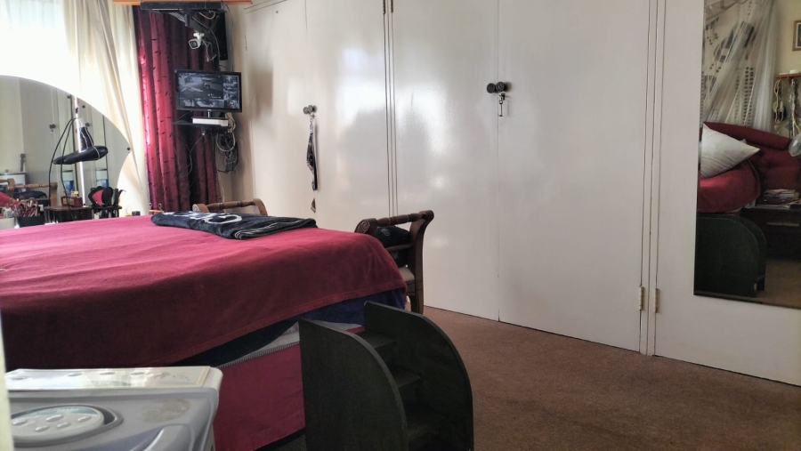 8 Bedroom Property for Sale in Greenhills Gauteng
