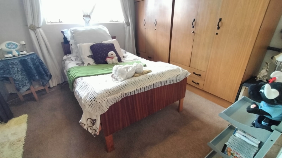 8 Bedroom Property for Sale in Greenhills Gauteng