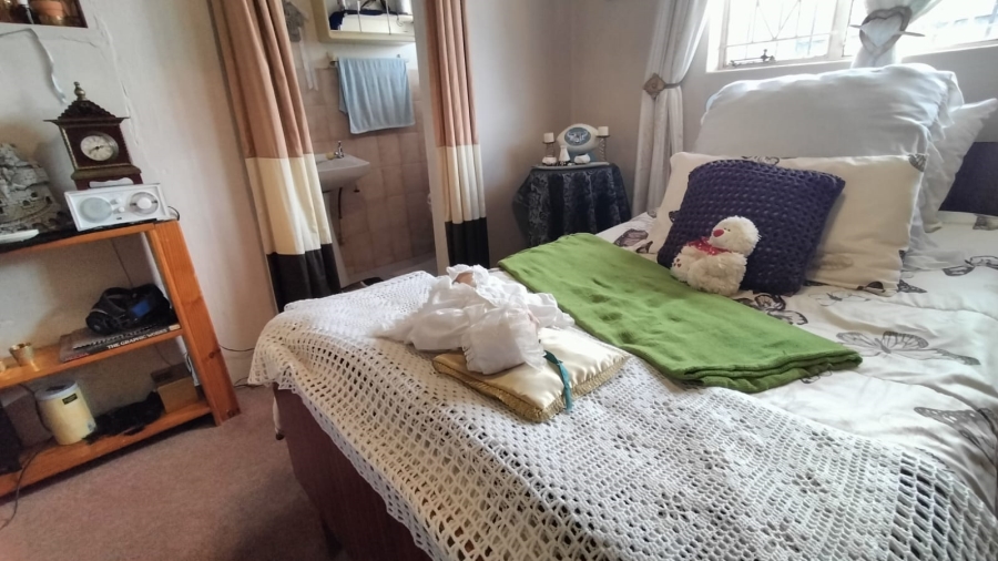 8 Bedroom Property for Sale in Greenhills Gauteng