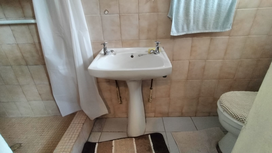 8 Bedroom Property for Sale in Greenhills Gauteng