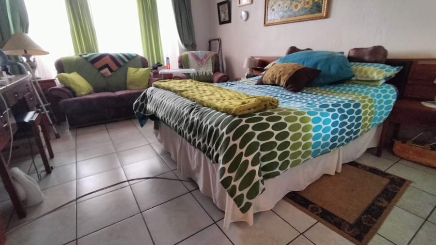 8 Bedroom Property for Sale in Greenhills Gauteng