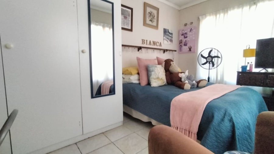 8 Bedroom Property for Sale in Greenhills Gauteng