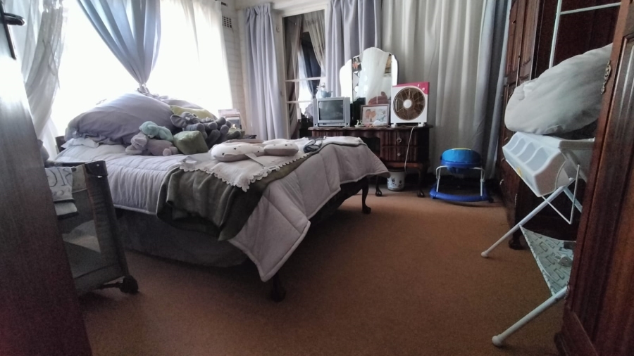 8 Bedroom Property for Sale in Greenhills Gauteng
