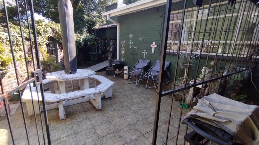 8 Bedroom Property for Sale in Greenhills Gauteng