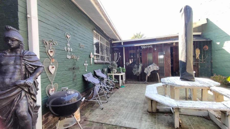 8 Bedroom Property for Sale in Greenhills Gauteng