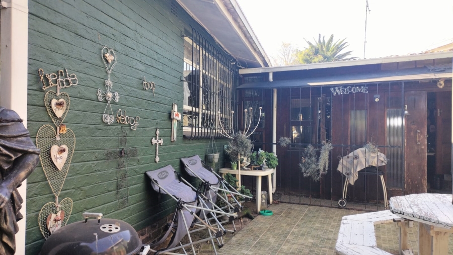 8 Bedroom Property for Sale in Greenhills Gauteng