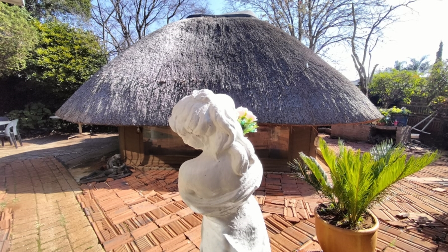 8 Bedroom Property for Sale in Greenhills Gauteng