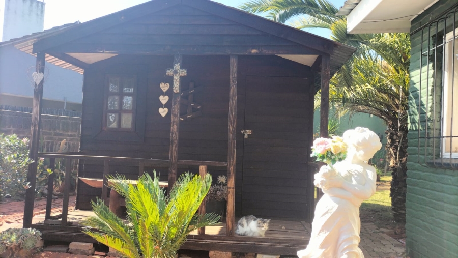 8 Bedroom Property for Sale in Greenhills Gauteng