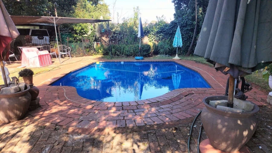 8 Bedroom Property for Sale in Greenhills Gauteng